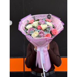 15 RENKLİ GÜL BUKETİ